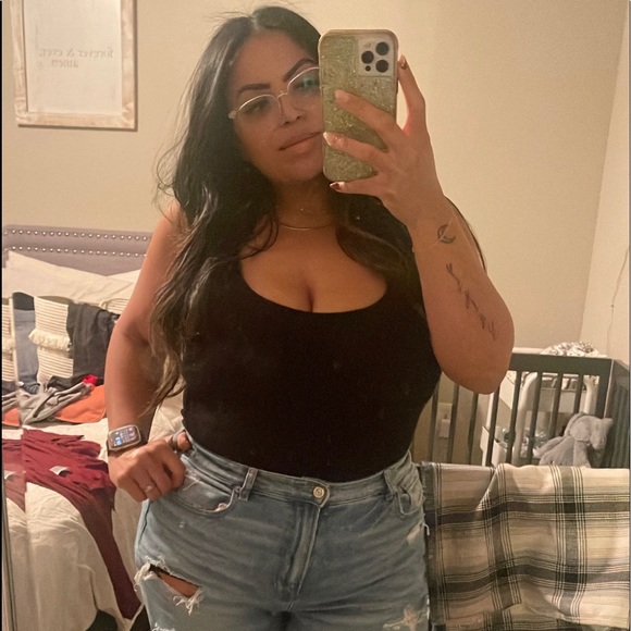 💍 MEET YOUR SELLER 💍 - Picture 2 of 4